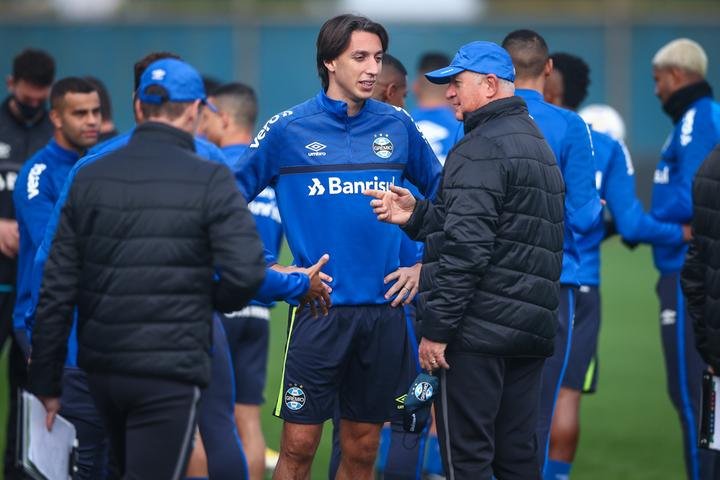 Grêmio x Internacional duelam pelo Campeonato Brasileiro da Série A. Créditos: Reprodução Twitter