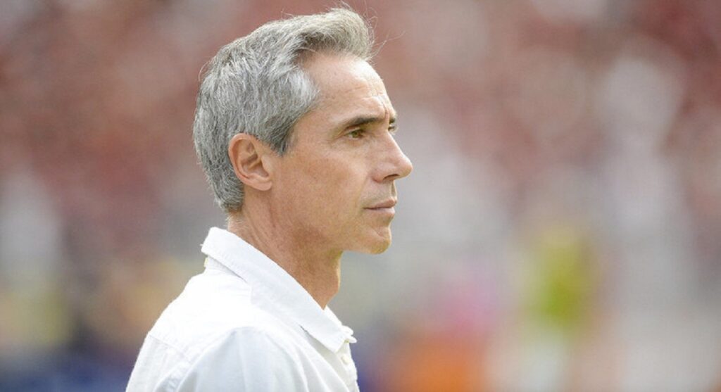 Paulo Sousa na gangorra mais uma vez pelo Flamengo.Créditos: Reprodução Twiitter